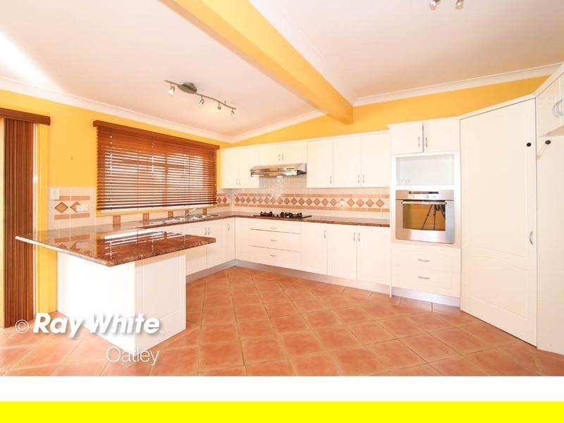 25 Bailey Parade, Peakhurst NSW 2210