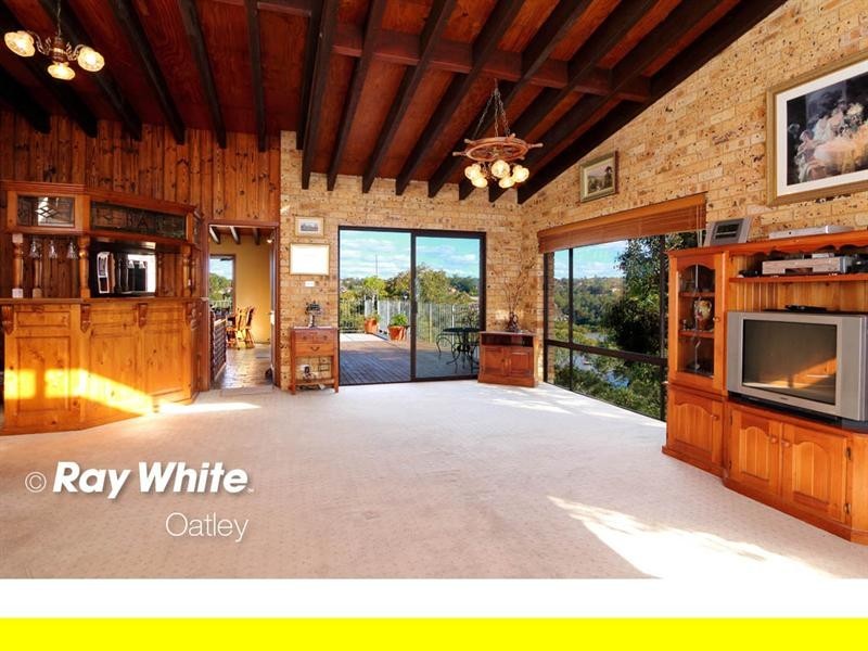 19 Woodlands Avenue, Lugarno NSW 2210