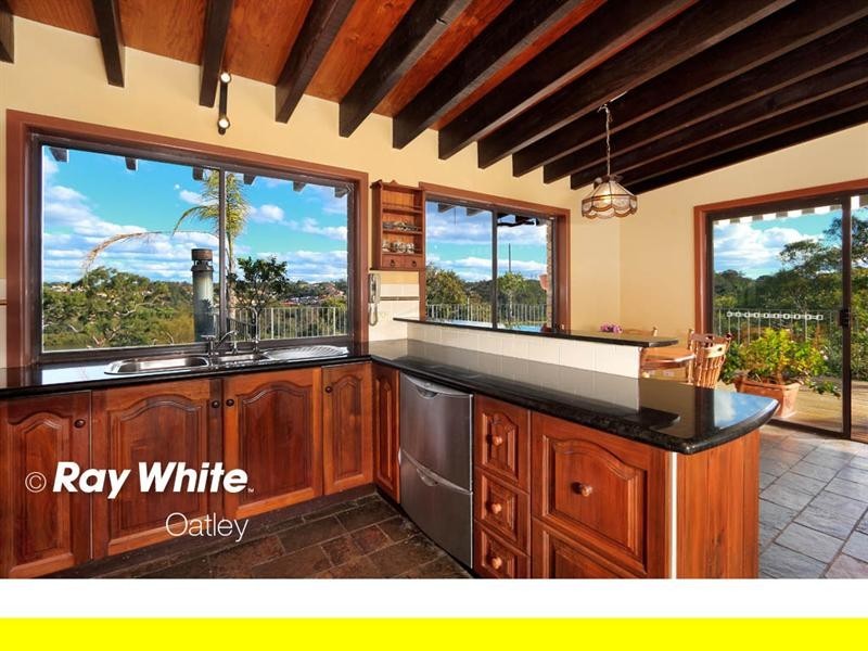 19 Woodlands Avenue, Lugarno NSW 2210