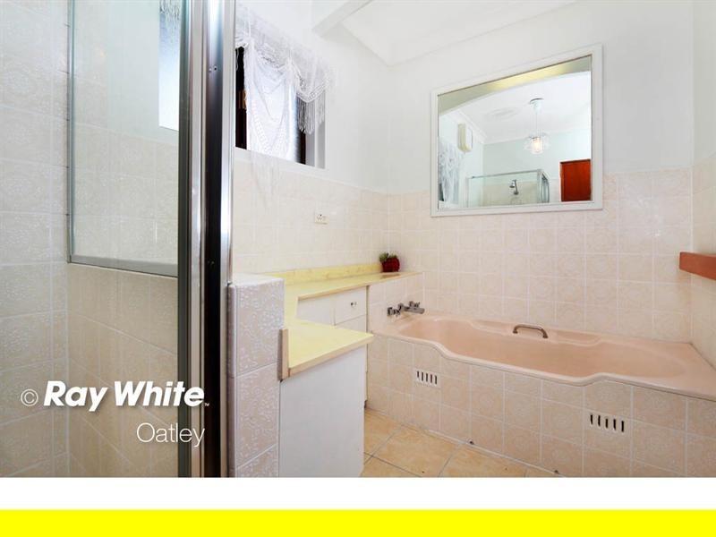 19 Woodlands Avenue, Lugarno NSW 2210