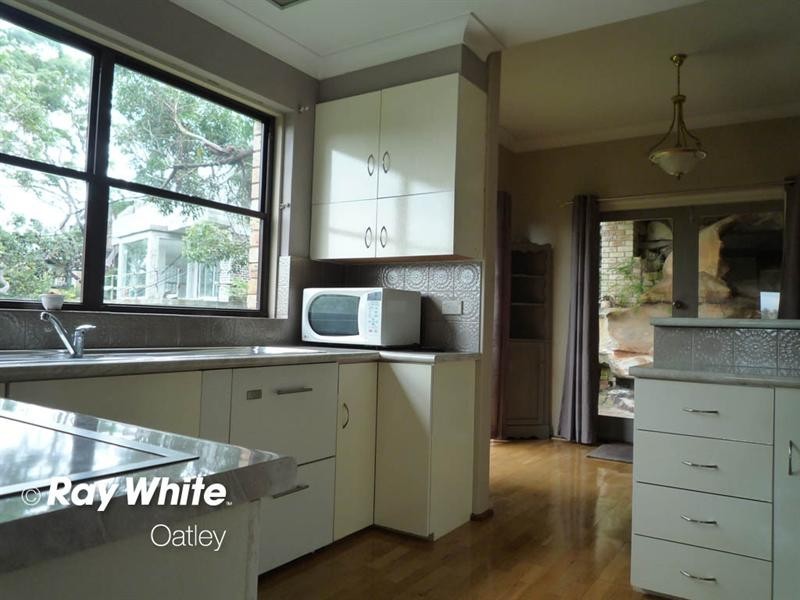 19 Woodlands Avenue, Lugarno NSW 2210