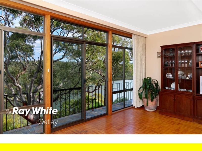 166 Lugarno Parade, Lugarno NSW 2210