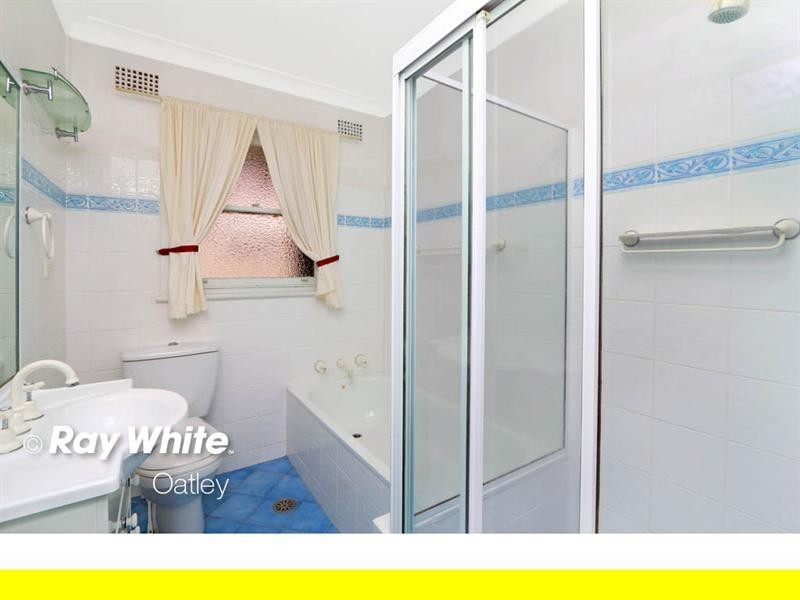 18 Ballantyne Road, Mortdale NSW 2223