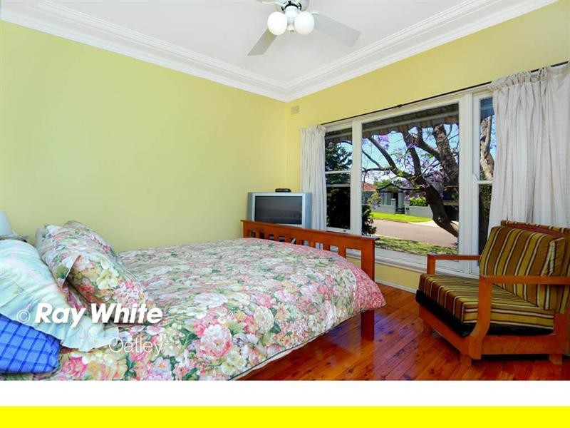 6 Tonitto Avenue, Peakhurst NSW 2210