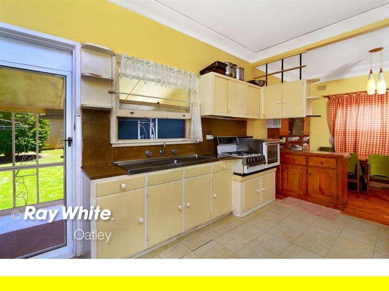 6 Tonitto Avenue, Peakhurst NSW 2210