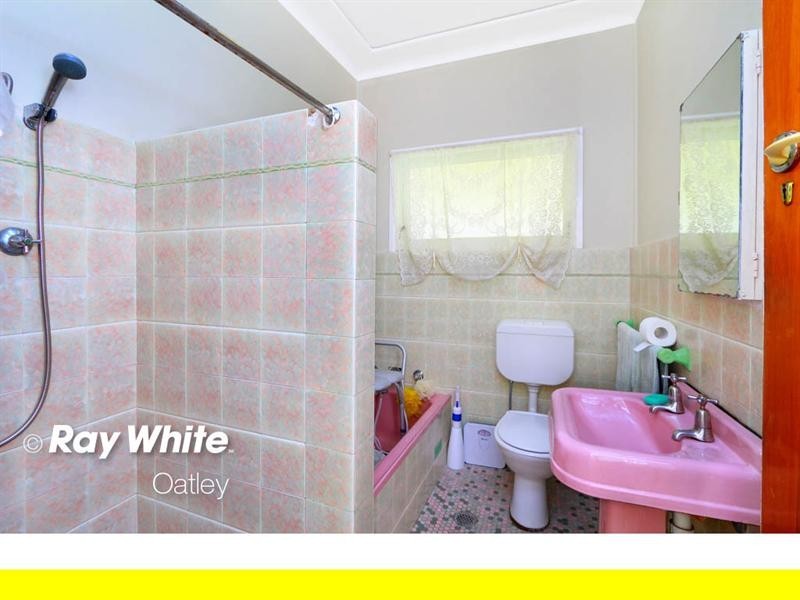 6 Tonitto Avenue, Peakhurst NSW 2210