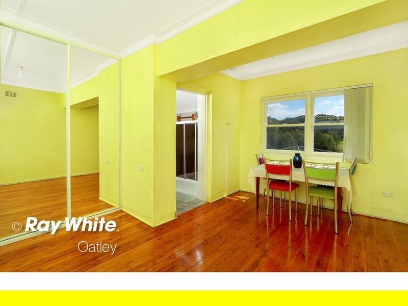 18 Ballantyne Road, Mortdale NSW 2223