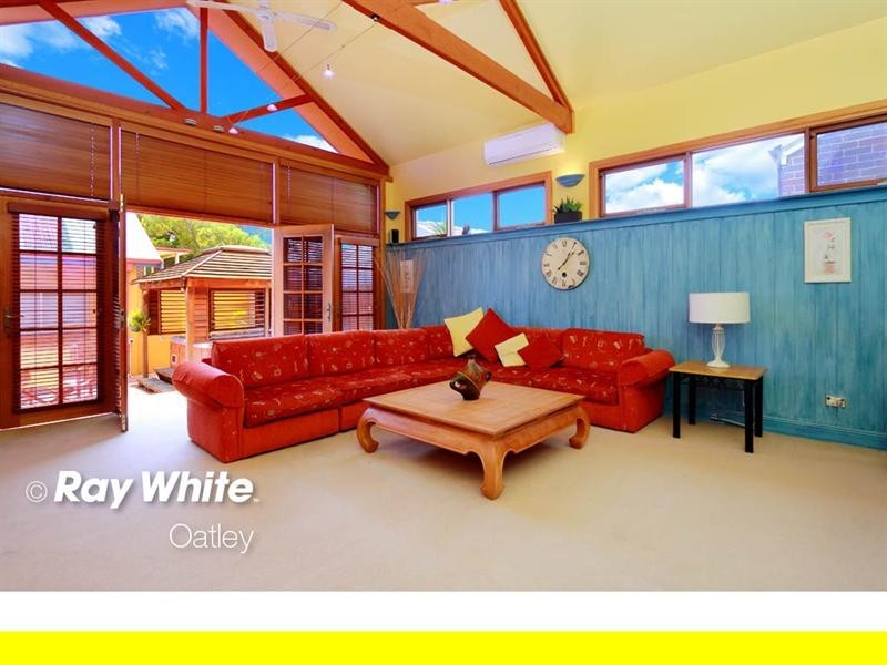 111 Hillcrest Avenue, Hurstville Grove NSW 2220