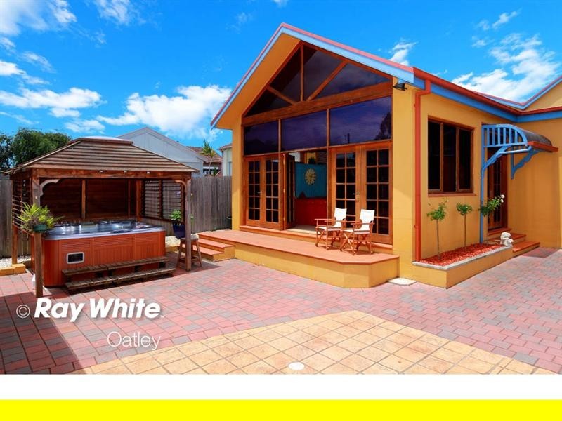 111 Hillcrest Avenue, Hurstville Grove NSW 2220