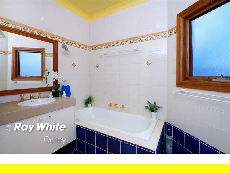 111 Hillcrest Avenue, Hurstville Grove NSW 2220