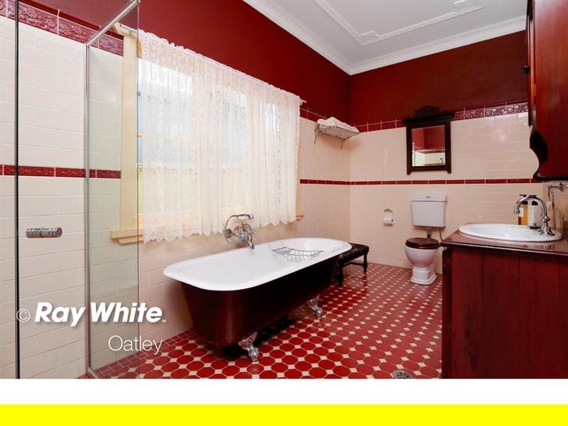 1 Renown Avenue, Oatley NSW 2223