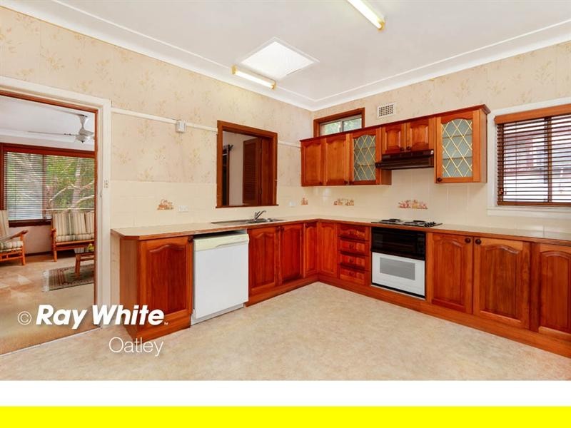 33 Baltimore Road, Mortdale NSW 2223