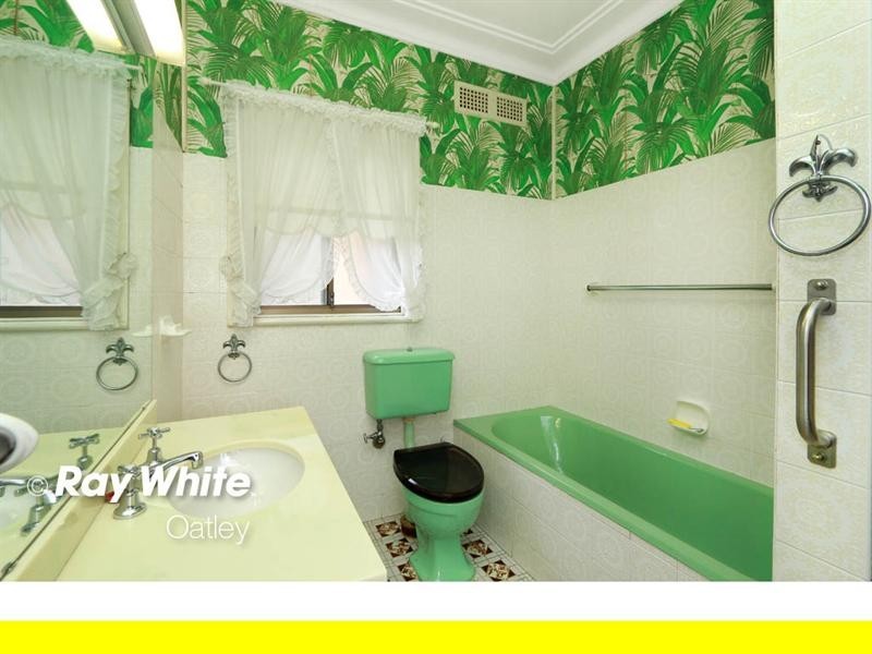 33 Baltimore Road, Mortdale NSW 2223