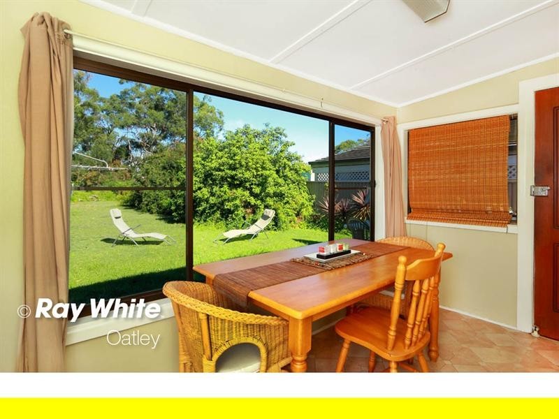 6 Aveling Street, Blakehurst NSW 2221