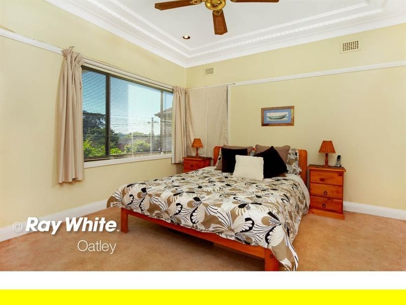 6 Aveling Street, Blakehurst NSW 2221