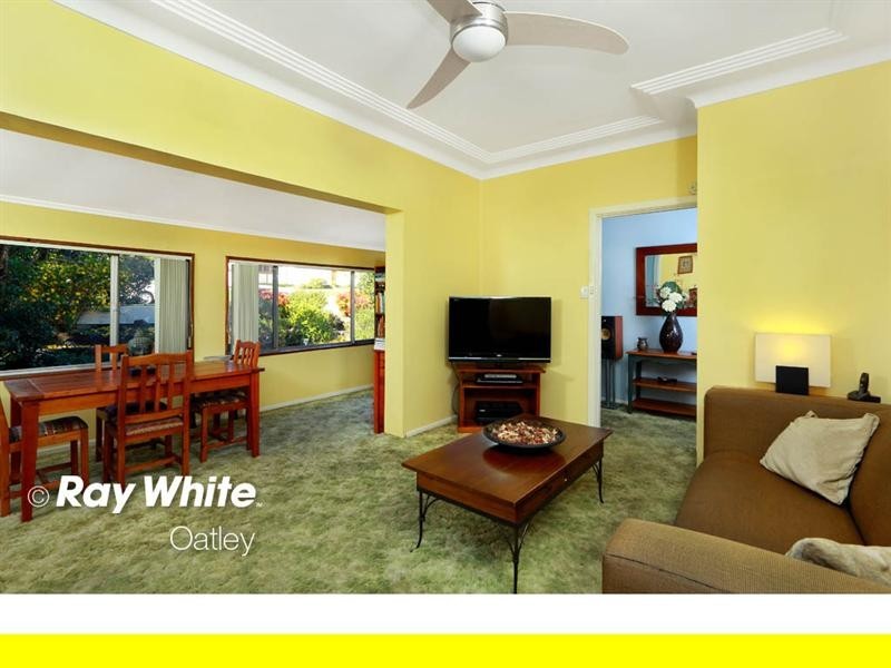 6 Glen Road, Oatley NSW 2223