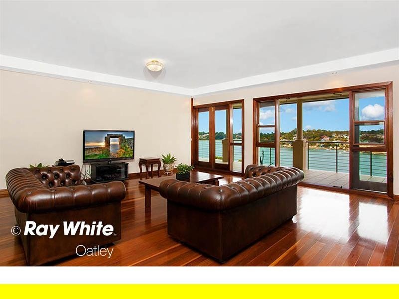 8 Algernon Street, Oatley NSW 2223