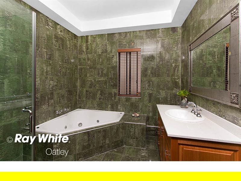 8 Algernon Street, Oatley NSW 2223