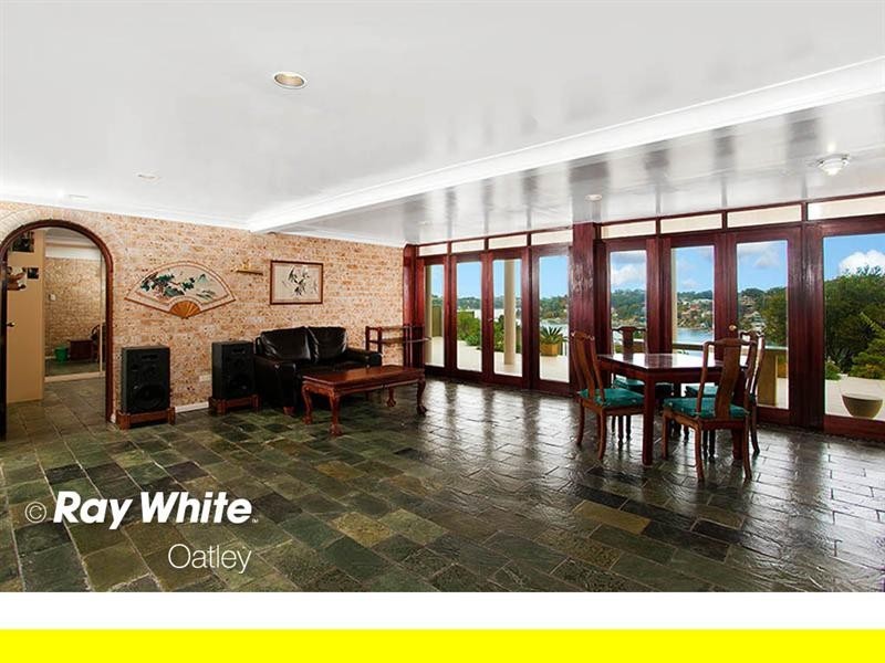 8 Algernon Street, Oatley NSW 2223