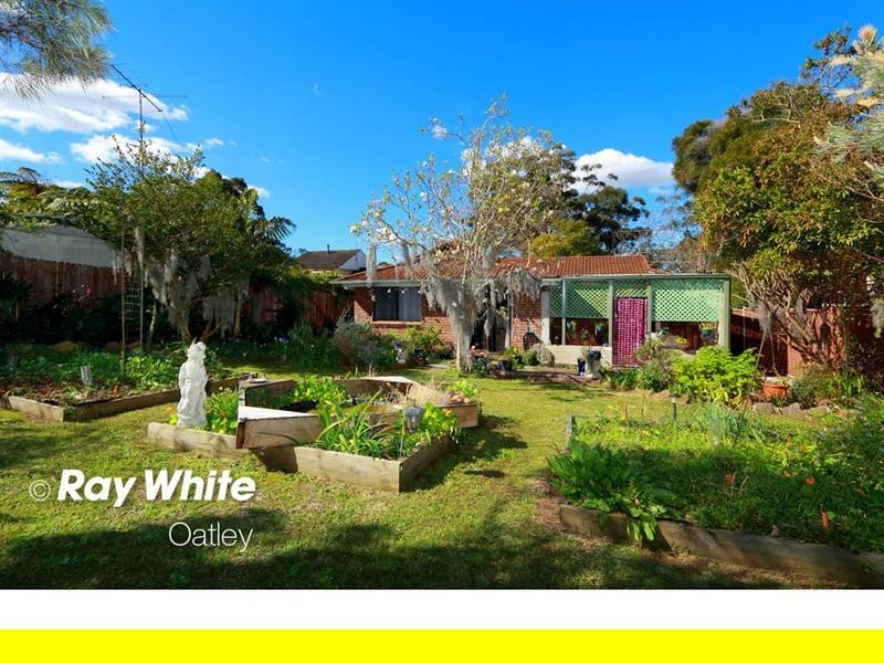 10 Wayne Avenue, Lugarno NSW 2210