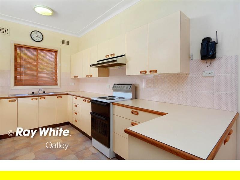 27 Beaumaris Crescent, Mortdale NSW 2223