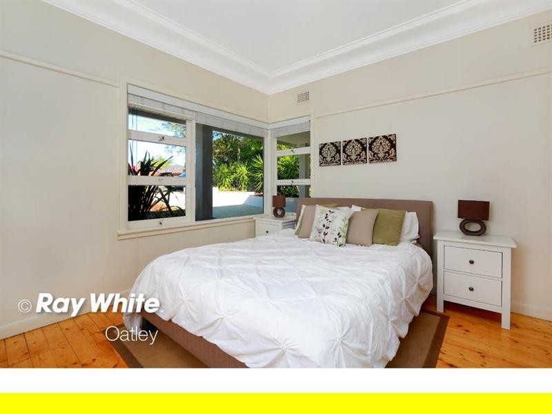 166 Lorraine Street, Peakhurst Heights NSW 2210