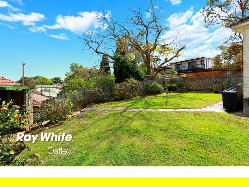 23 Ballantyne Road, Mortdale NSW 2223