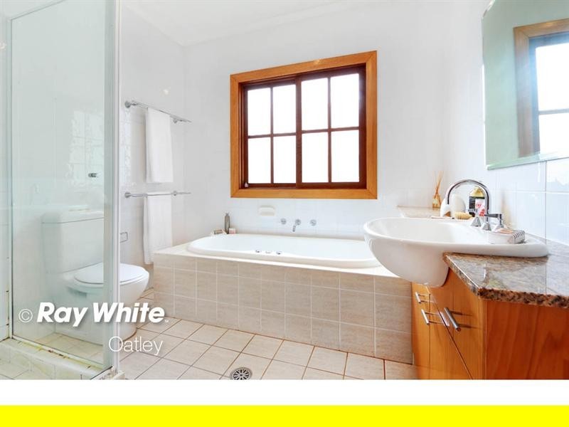 68 Gungah Bay Road, Oatley NSW 2223