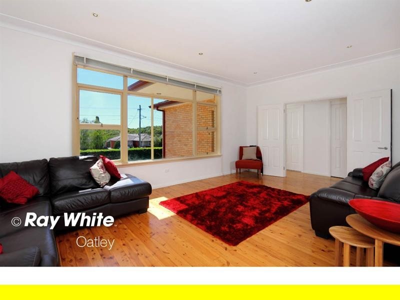 20 Waterside Parade, Peakhurst Heights NSW 2210