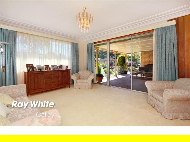 17 Rainbow Parade, Peakhurst Heights NSW 2210