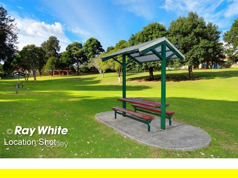 7 Walker Avenue, Peakhurst NSW 2210