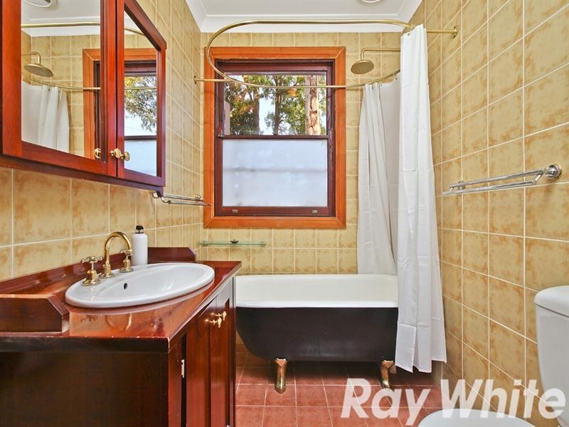 47 Railway Tce  (Access via Jubilee Lane), Lewisham NSW 2049