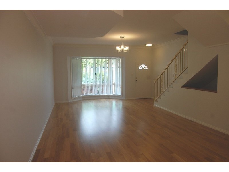 3/2 Macquarie Road, Earlwood NSW 2206