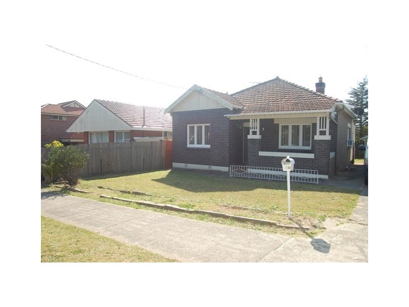 8 Elizabeth Street, Kingsgrove NSW 2208