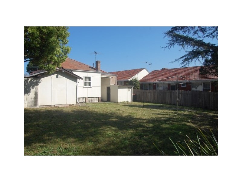 8 Elizabeth Street, Kingsgrove NSW 2208