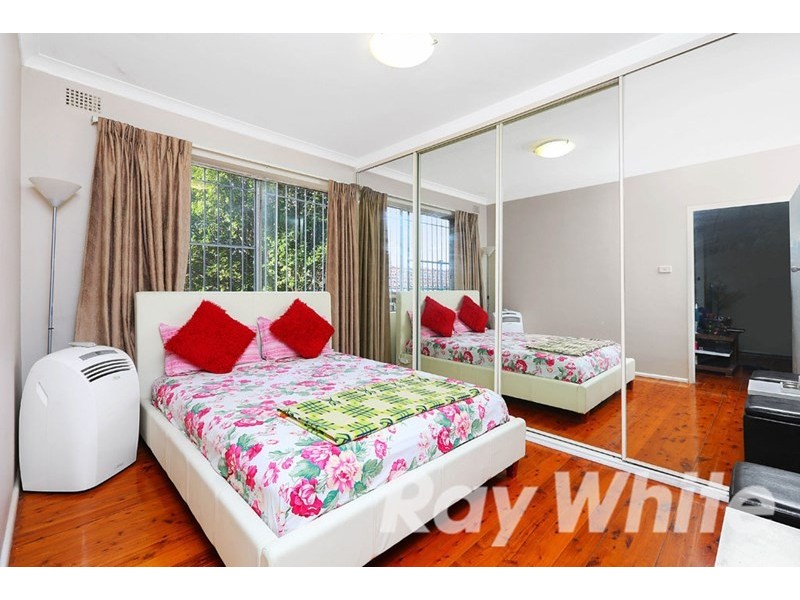 2/4 Howard Street, Canterbury NSW 2193