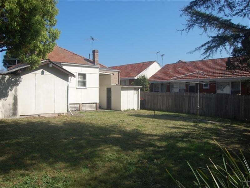 8 Elizabeth Street, Kingsgrove NSW 2208