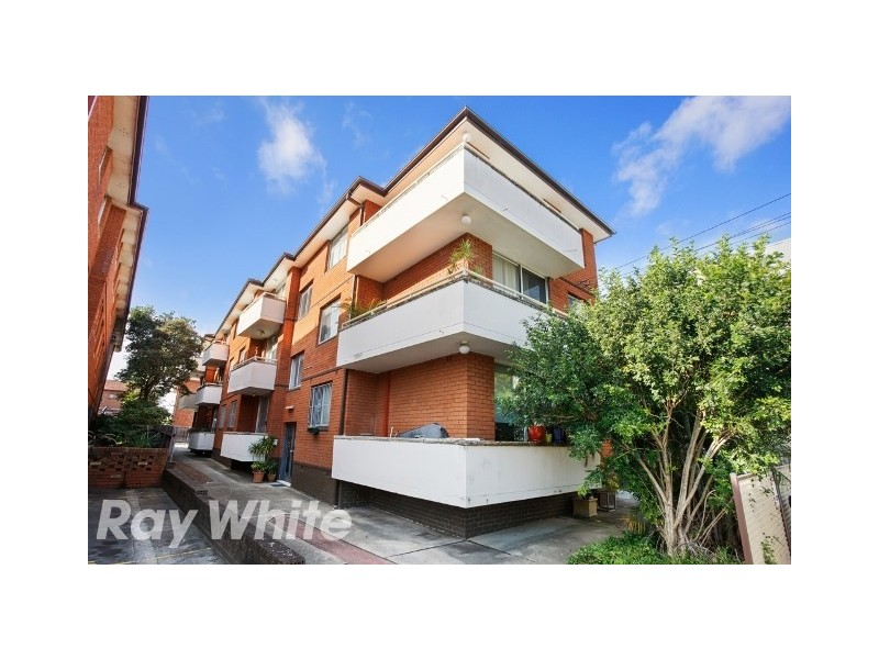 2/15 Woodcourt Street, Marrickville NSW 2204
