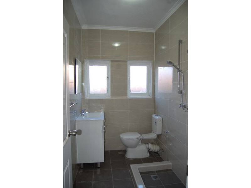 2/213 New Canterbury Road, Petersham NSW 2049