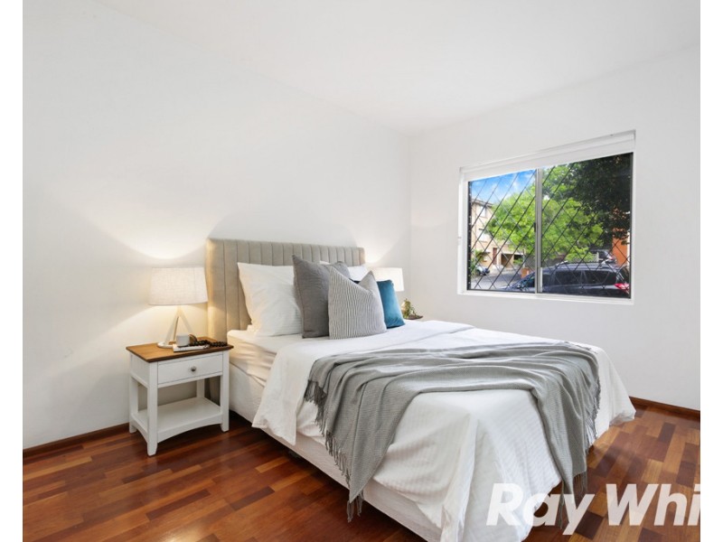 1/18 Bayley Street, Marrickville NSW 2204