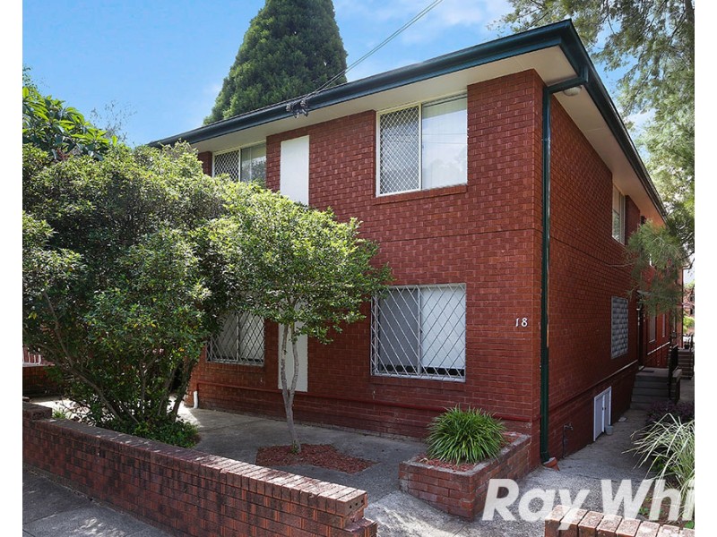 1/18 Bayley Street, Marrickville NSW 2204