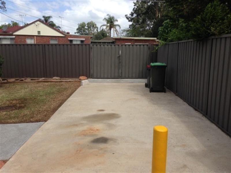 18 Georges Crescent, Georges Hall NSW 2198