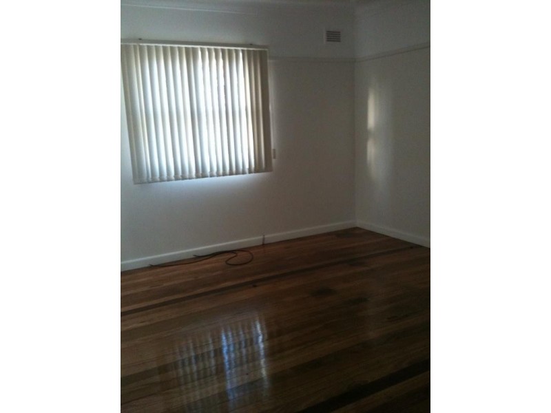 18 Georges Crescent, Georges Hall NSW 2198