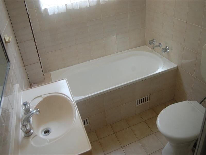 8/27-33 Jeffrey Street, Canterbury NSW 2193