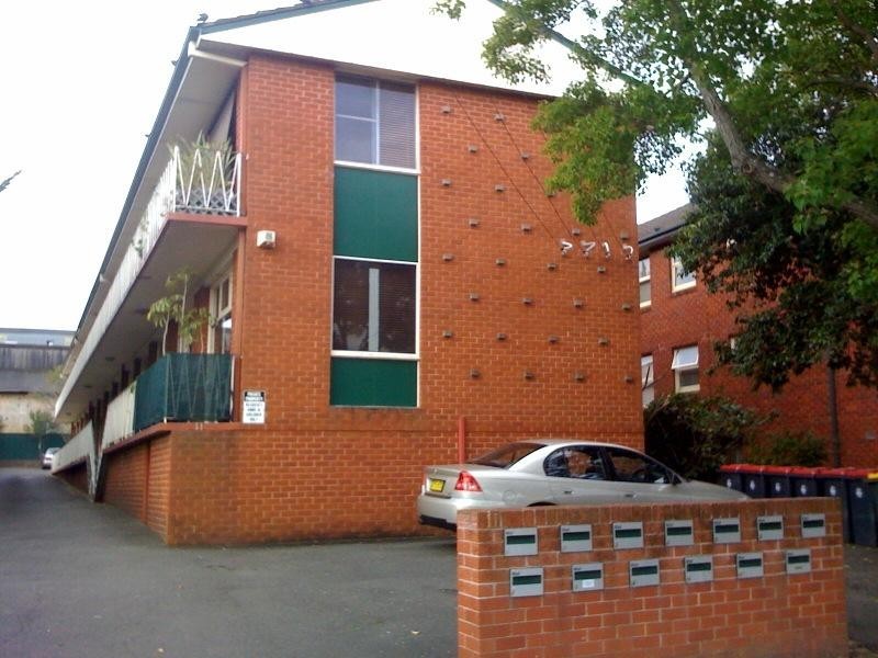 10/11 Queensborough Road, Croydon Park NSW 2133