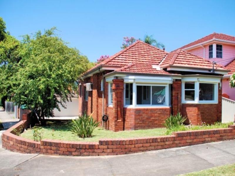 44 Duke Avenue, Rodd Point NSW 2046