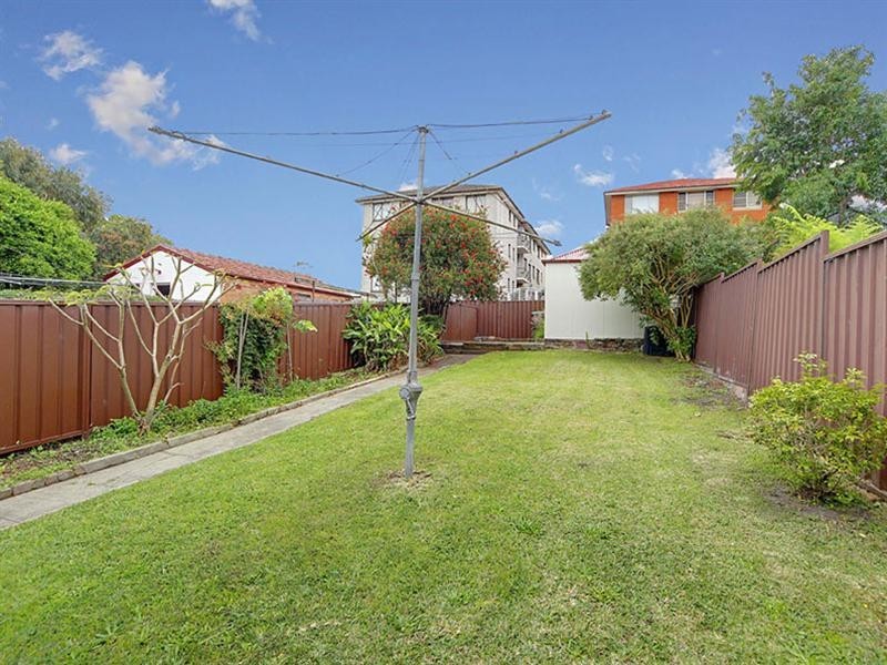 11 Bedford Crescent, Dulwich Hill NSW 2203