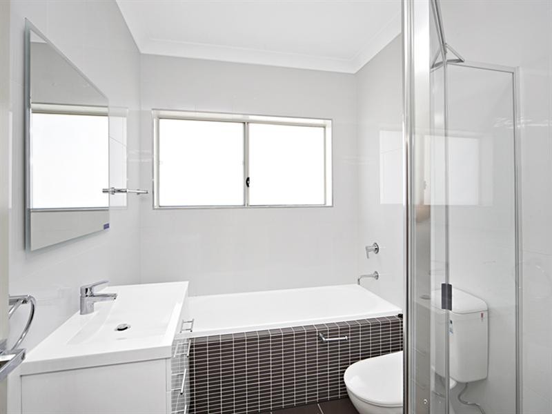 3/8 Rome Street, Canterbury NSW 2193