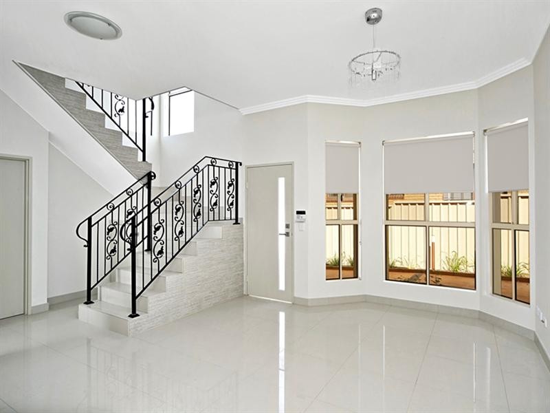 2/8 Rome Street, Canterbury NSW 2193