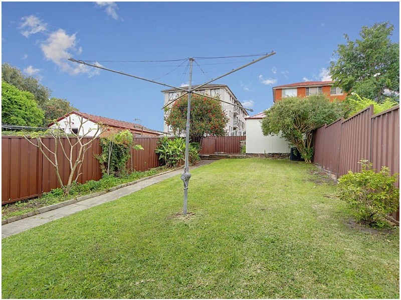 11 Bedford Crescent, Dulwich Hill NSW 2203